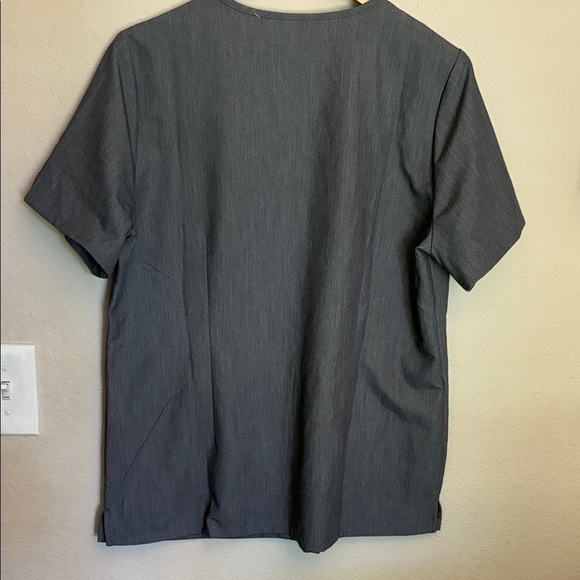 FIGS Gray Charcoal Top size L NWT - Picture 5 of 5